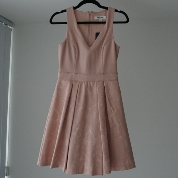 Ever New Melbourne Blush (peach pink) Dress NWT - Picture 8 of 8